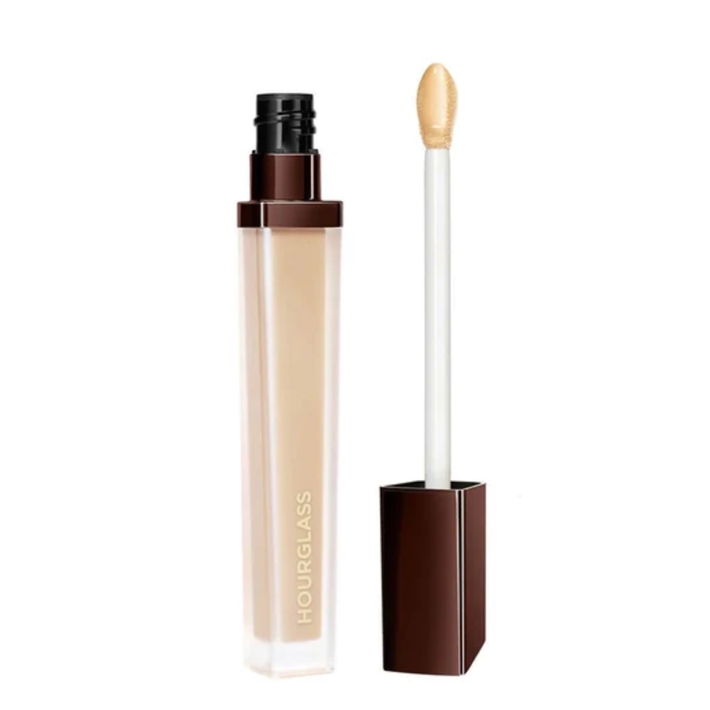 Hourglass VANISH™ AIRBRUSH CONCEALER. Color Cotton . New
